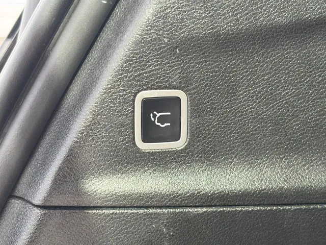 Chrysler Pacifica photo 46