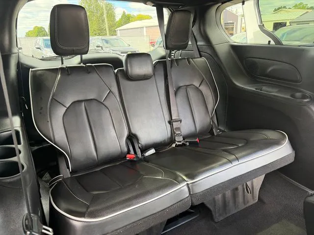 Chrysler Pacifica photo 42