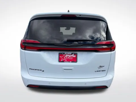 More photos of 2025 Chrysler Pacifica Limited at Nyhus Family Sales, MN