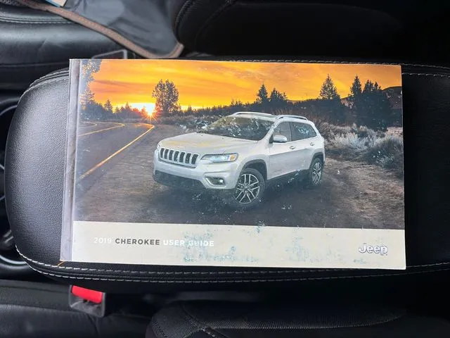 Jeep Cherokee photo 39