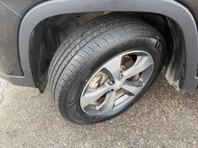Jeep Cherokee photo 18