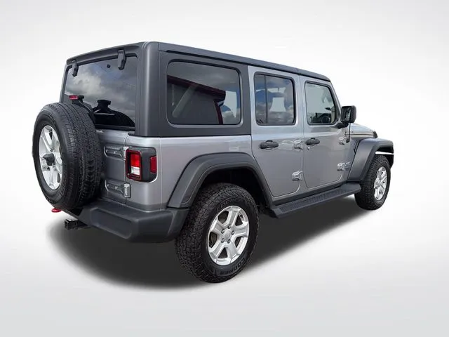 Jeep Wrangler photo 8
