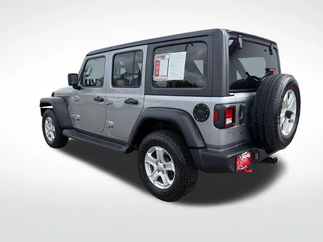 Jeep Wrangler photo 4
