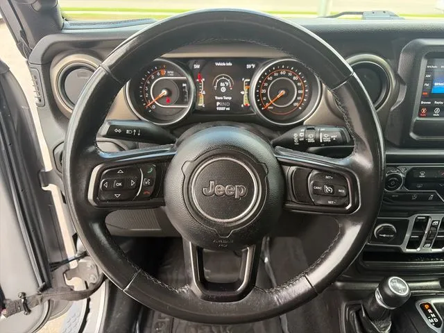 Jeep Wrangler photo 28