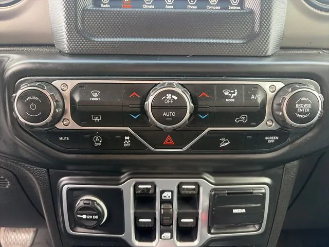 Jeep Wrangler photo 51