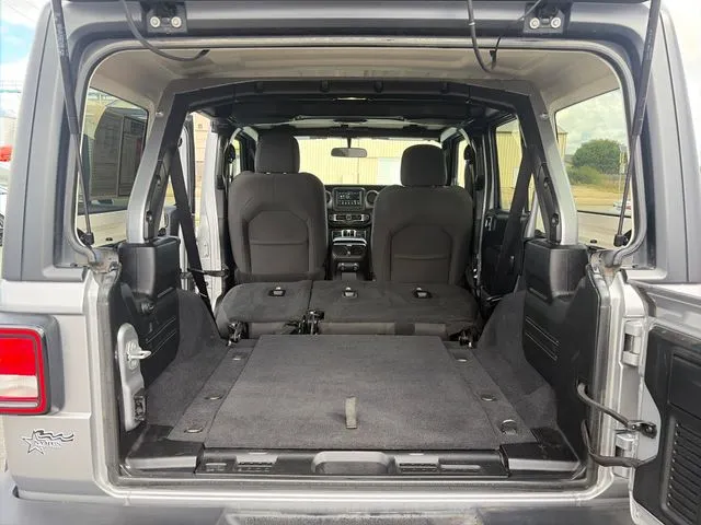 Jeep Wrangler photo 41
