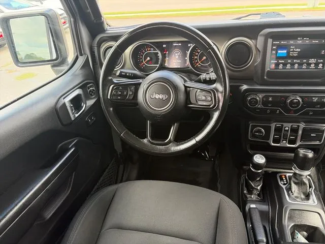 Jeep Wrangler photo 30