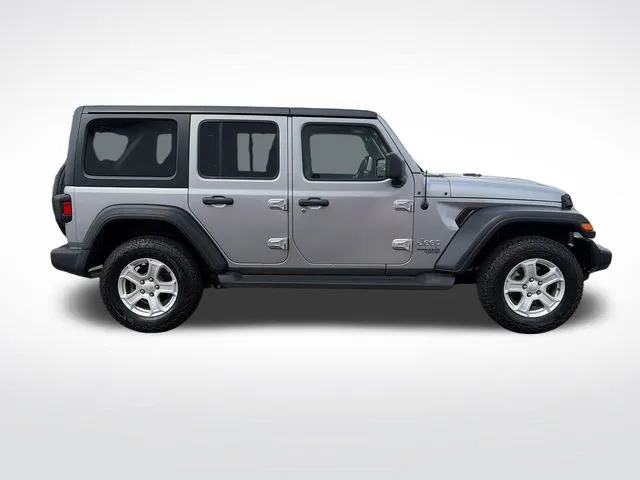 Jeep Wrangler photo 9