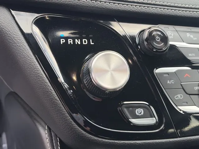 Chrysler Pacifica photo 36