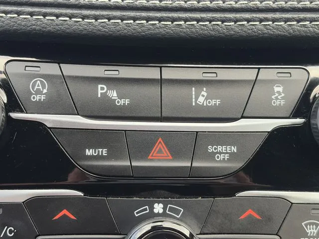 Chrysler Pacifica photo 51