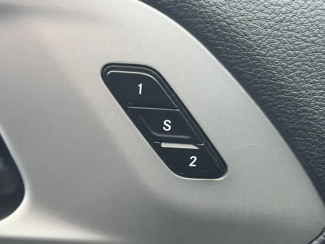 Chrysler Pacifica photo 53