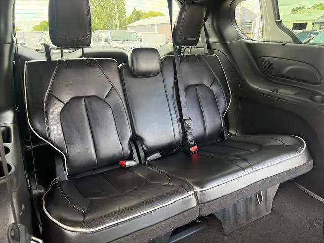Chrysler Pacifica photo 42