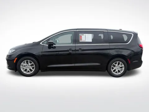 Another view of 2025 Chrysler Pacifica Select for sale in Perham, MN at Nyhus Family Sales