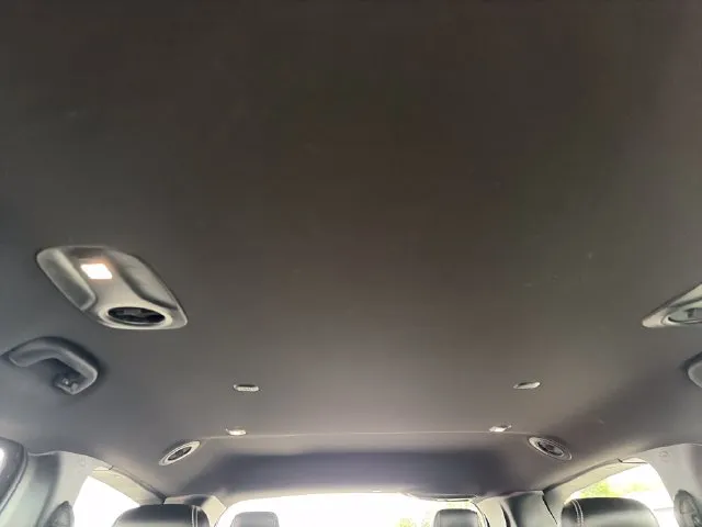 Chrysler Pacifica photo 24