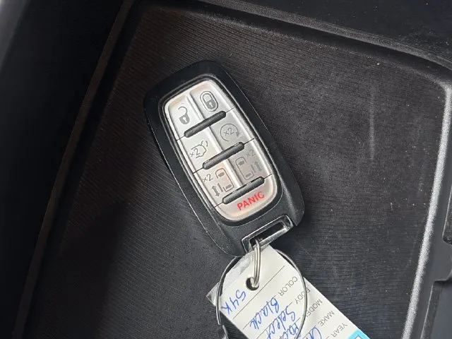 Chrysler Pacifica photo 56