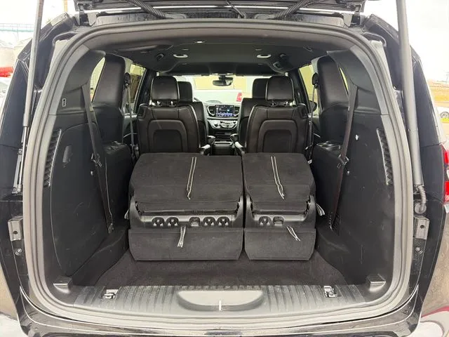 Chrysler Pacifica photo 43