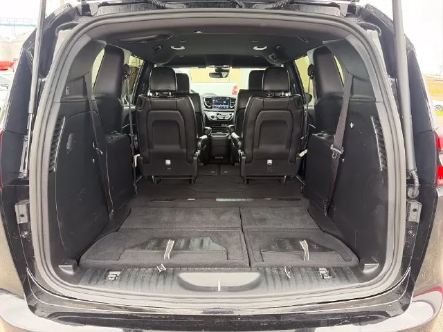 Chrysler Pacifica photo 44