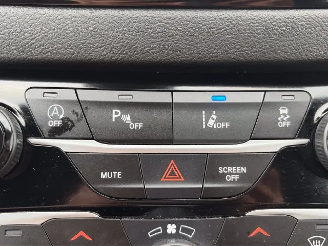 Chrysler Pacifica photo 49