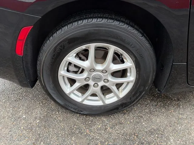 Chrysler Pacifica photo 16