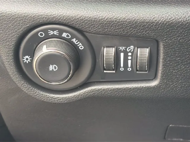 Chrysler Pacifica photo 61