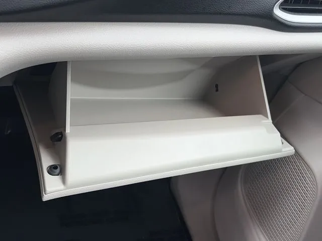 Chrysler Pacifica photo 36