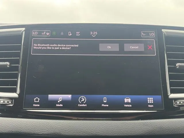 Chrysler Pacifica photo 53
