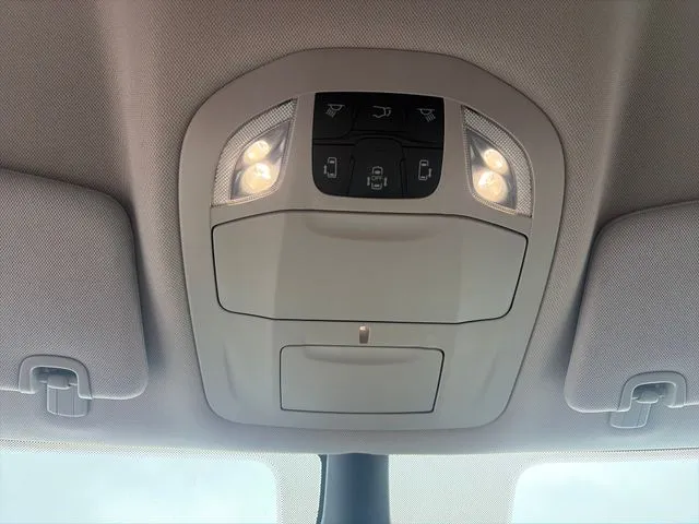 Chrysler Pacifica photo 58