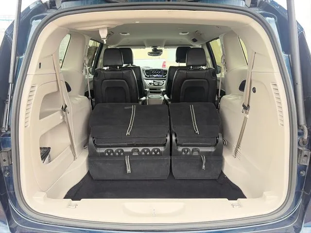 Chrysler Pacifica photo 43