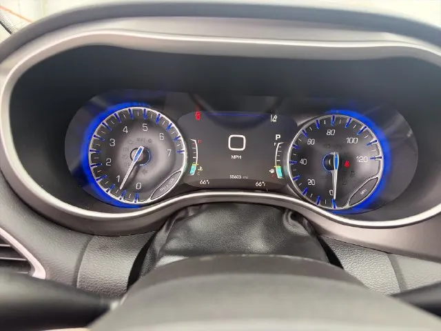 Chrysler Pacifica photo 29