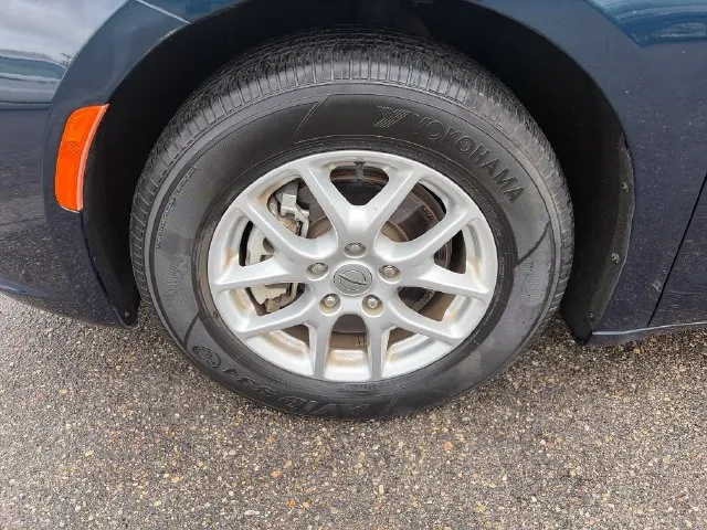 Chrysler Pacifica photo 12