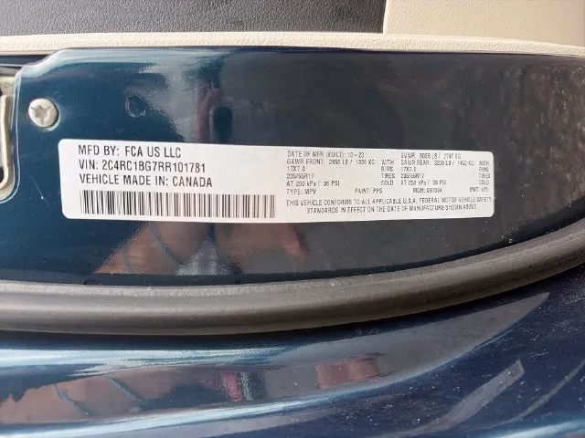 Chrysler Pacifica photo 55