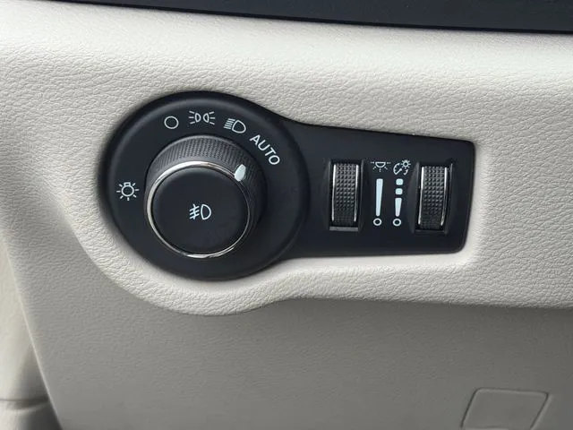 Chrysler Pacifica photo 61