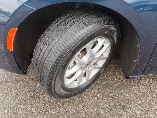 Chrysler Pacifica photo 17