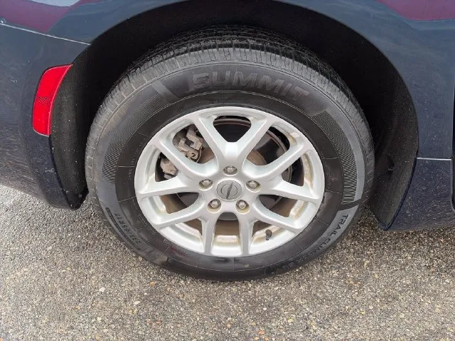 Chrysler Pacifica photo 16