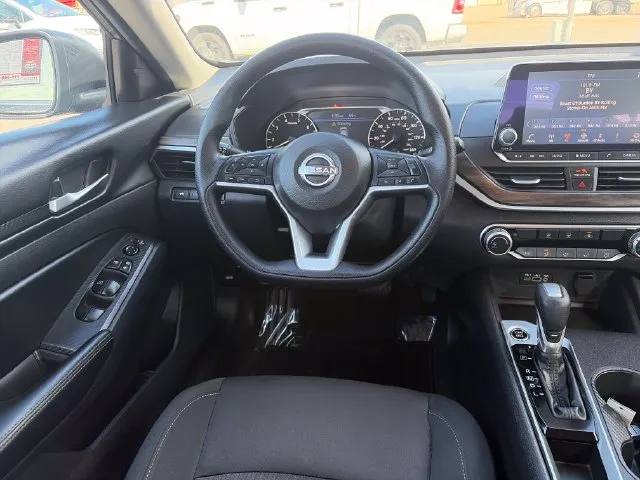 Nissan Altima photo 29