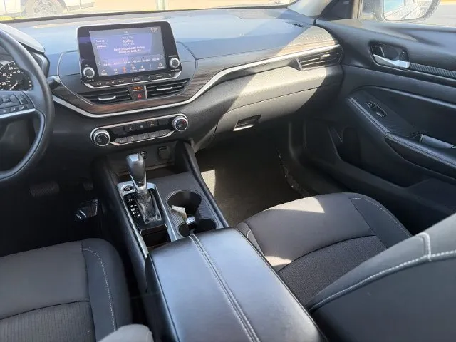 Nissan Altima photo 32