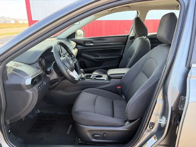 Nissan Altima photo 21