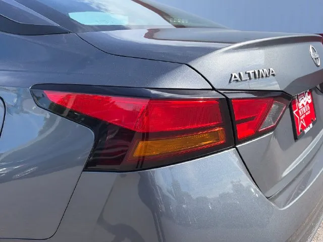 Nissan Altima photo 19