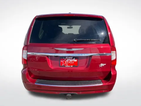 More photos of 2016 Chrysler Town & Country Touring-L at Nyhus Family Sales, MN
