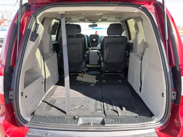 Chrysler Town and Country photo 46