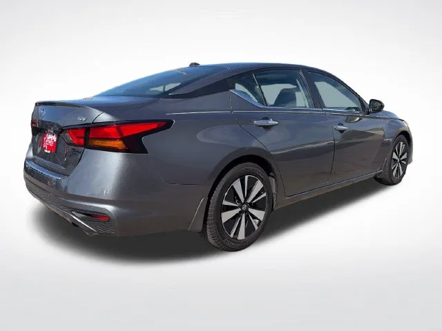 Nissan Altima photo 8