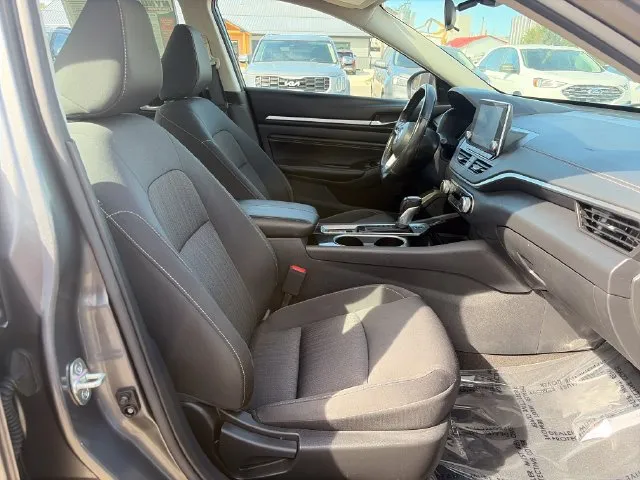 Nissan Altima photo 23