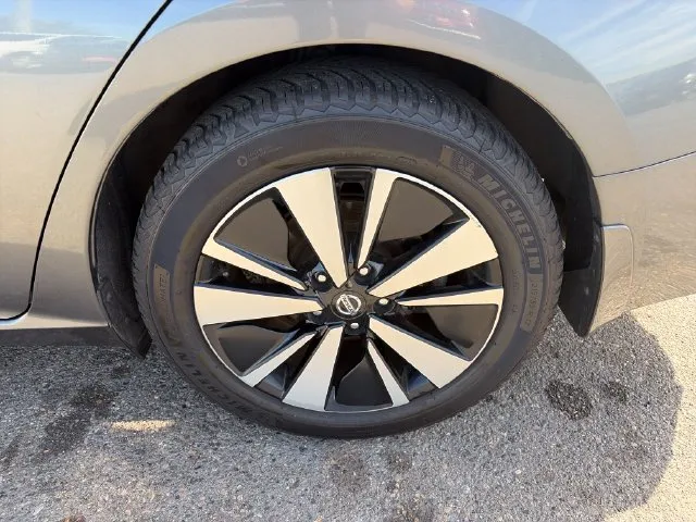 Nissan Altima photo 15