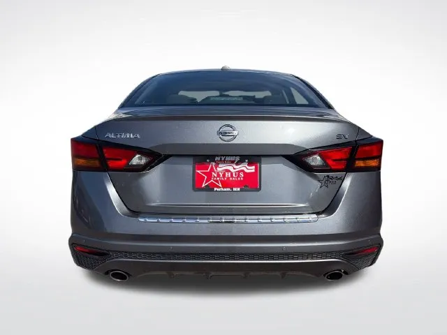 Nissan Altima photo 5