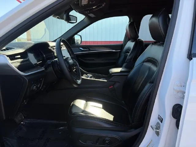 Jeep Grand Cherokee photo 23
