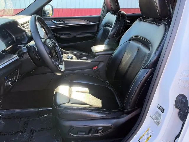 Jeep Grand Cherokee photo 40