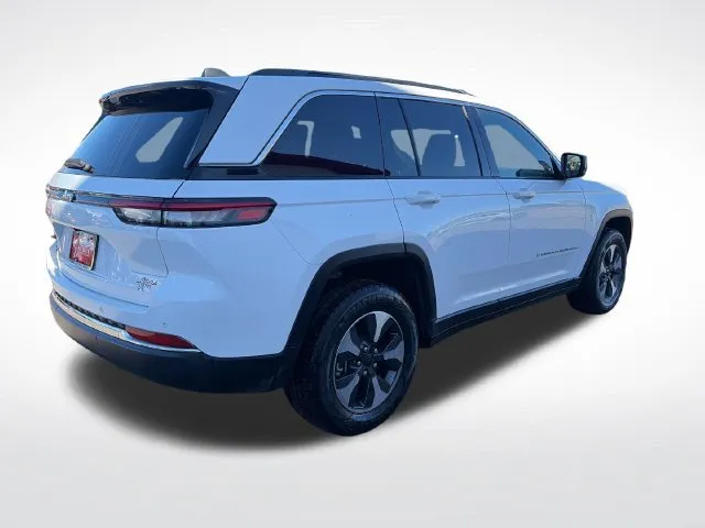 Jeep Grand Cherokee photo 9