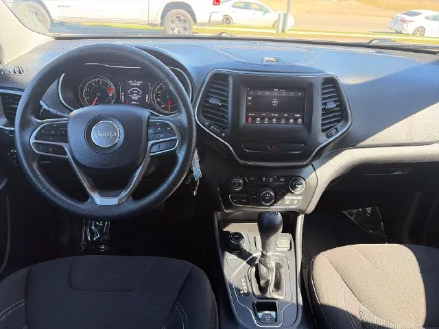 Jeep Cherokee photo 31