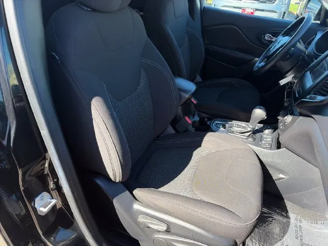 Jeep Cherokee photo 36