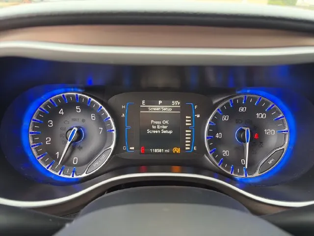 Chrysler Pacifica photo 29
